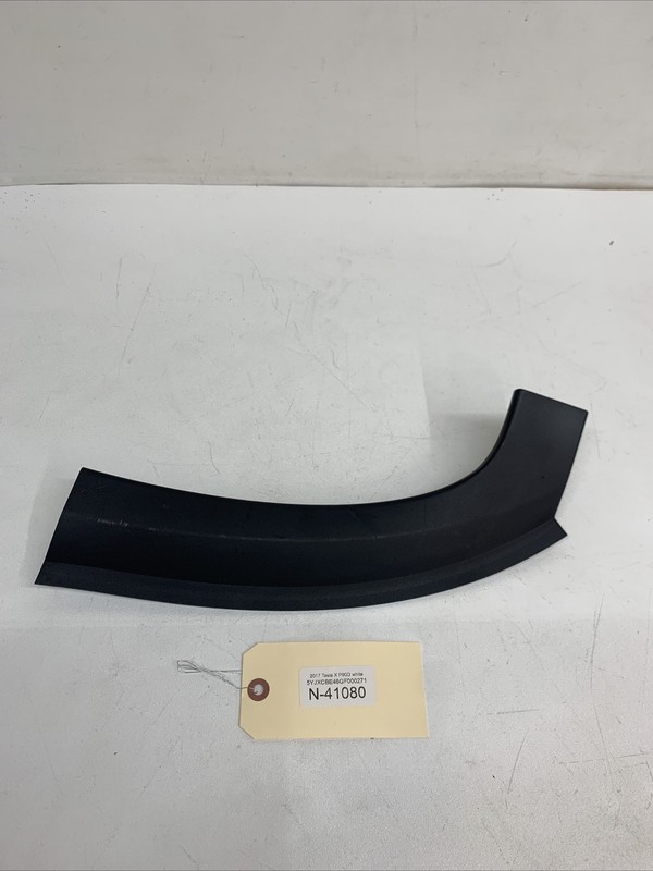 16-20 Tesla Model X Rear RH Liftgate Trunk Sill Side Trim 1035991-00-C 41080 B45