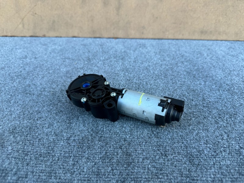 GENESIS G70 2019-2025 OEM FRONT LEFT DRIVER SEAT RECLINER MOTOR ASSEMBLY