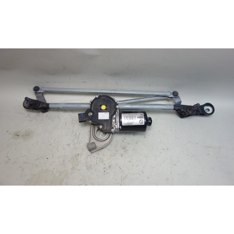 2014-2017 BMW F22 F23 2-Series Windshield Wiper Linkage with Motor OEM
