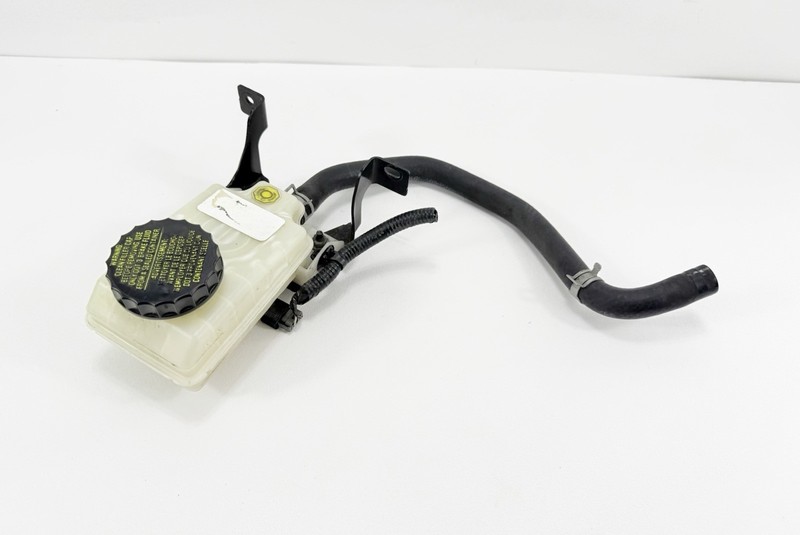 2013-2016 NISSAN PATHFINDER BRAKE MASTER CYLINDER W/RESERVOIR CAP 460903JA1A OEM
