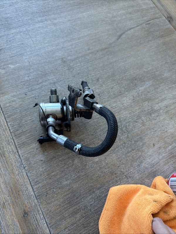 2013 GMC TERRAIN High Pressure Fuel Pump 2.4L 2014 2015 2016 2012 2011 2010