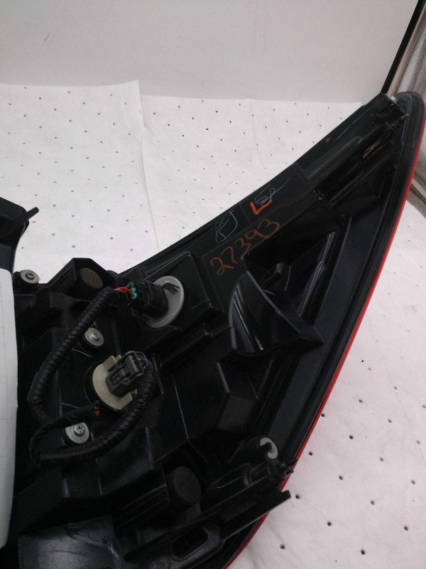 2019 Honda Pilot Left Tail Light Assembly Black OEM Used - Scratches