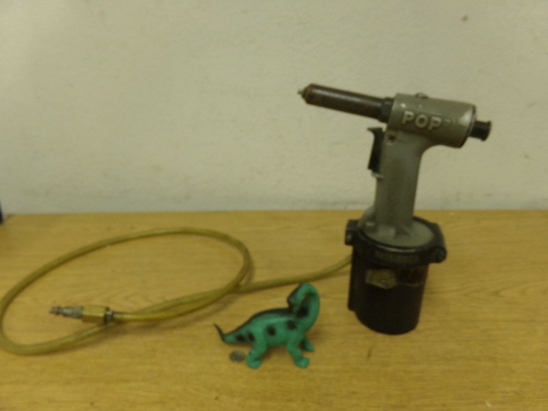 Emhart 5200 Pop Pneumatic Rivet Tool *FREE SHIPPING*