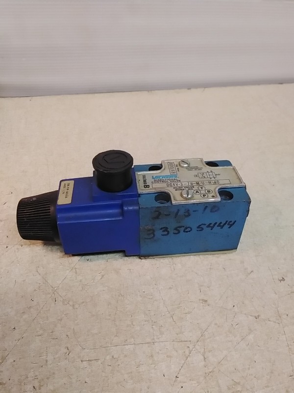 Vickers DG4V-3-7B-M-U-H-40 Directional Control Valve