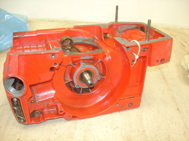 Jonsered 670 champcrankcaseSEE FULL DESCRIPTION chainsaw part #2