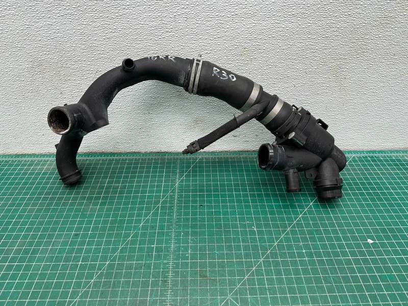 13-19 Range Rover 5.0L engine COOLANT THERMOSTAT HOUSING W/ HOSES OEM