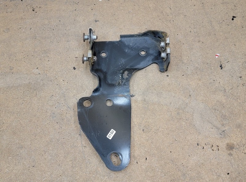 2015 2016 2017 Chevrolet Colorado Rear Bumper Brackets Passenger Lower OEM