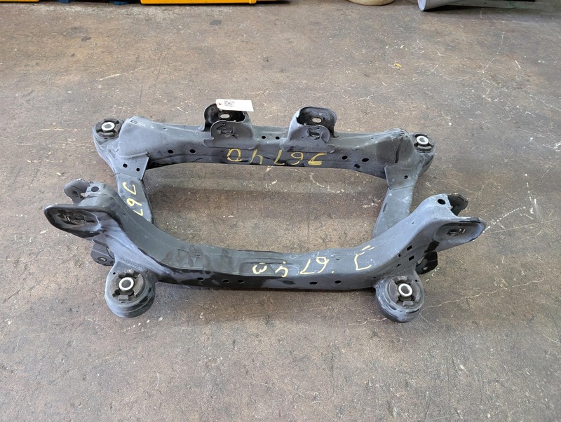 Rear Crossmember 2017 Jeep Cherokee 4877382AF 2014 2015 2016 2018 2019 - 2022