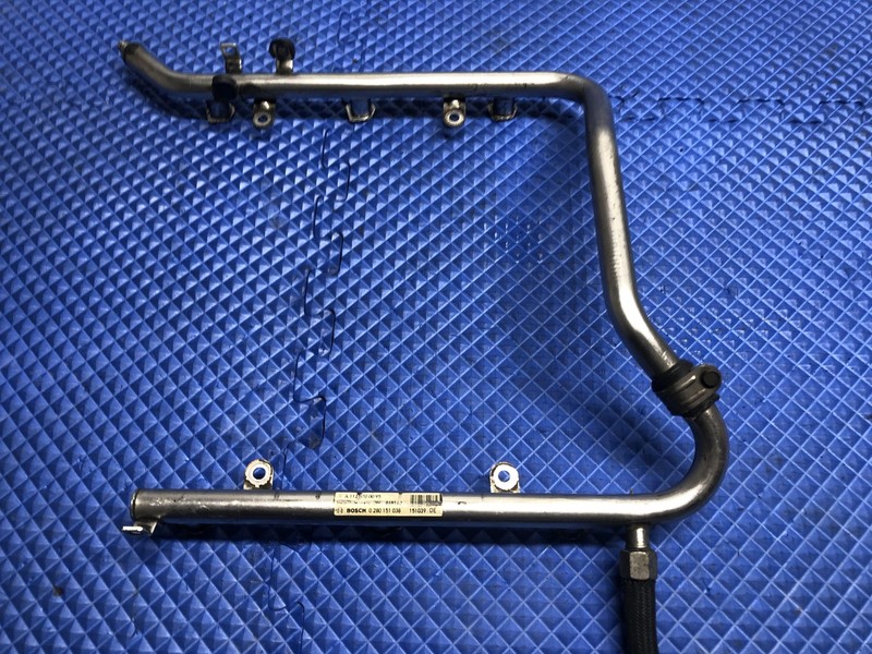 1999-2005 MERCEDES CLK W163 ML 320 FUEL RAIL A1120700095 OEM