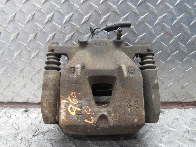 97 98 99 00 01 LEXUS ES300 LEFT DRIVER FRONT BRAKE CALIPER