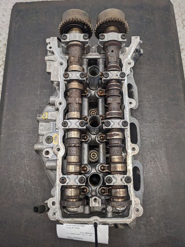 Driver Left Cylinder Head 3.6L Fits 11-13 200 1176378