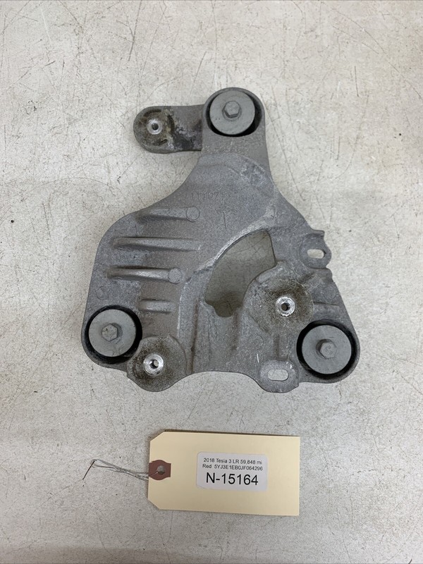 ⚡️17-20 Tesla 3 A/C Air Compressor Mount Bracket Support 1110711-00-A 15164 S27