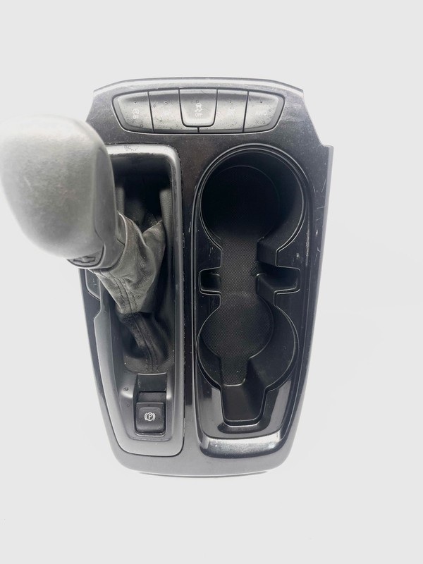 2021 Chevrolet Trailblazer 1.3L Transmission Floor Shifter Trim And Controls OEM