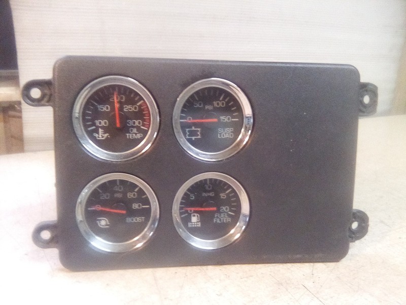 Kenworth T680 Gauge Panel S64-1284-0400