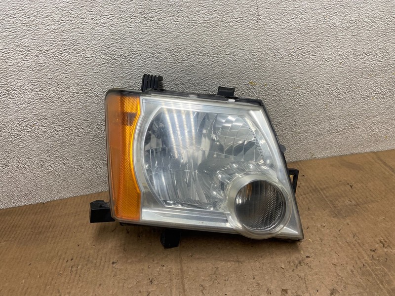 2005-2015 Nissan Xterra Right Passenger RH Headlight OEM AA6927 DW