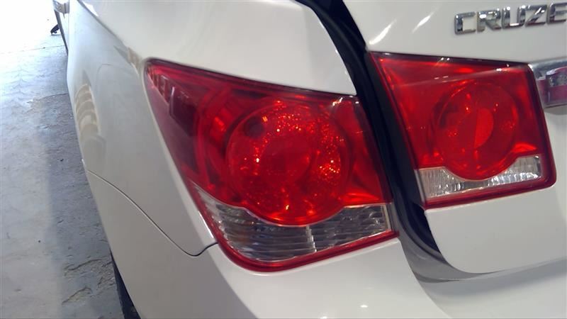 Driver Tail Light VIN P 4th Digit Limited Fits 11-16 CRUZE 3245977
