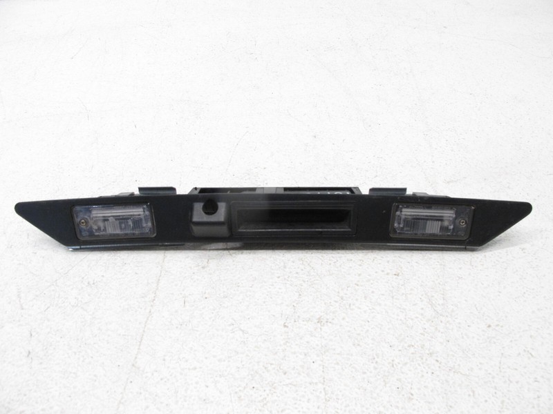 07-12 AUDI 4L Q7 C6 A6 AVANT REAR TRUNK LICENCE PLATE LIGHTS HANDLE OEM 101723