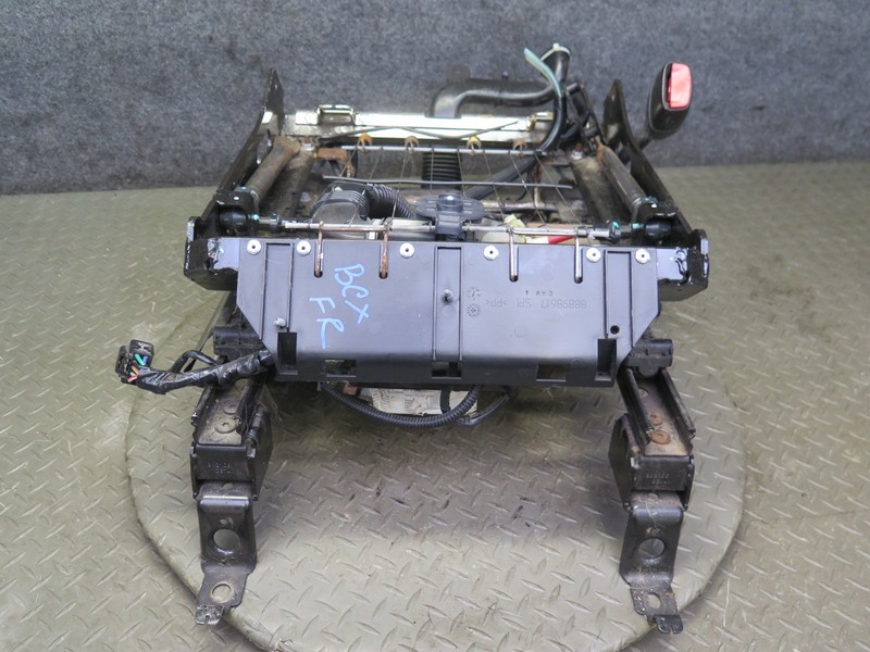 2004-2009 CADILLAC XLR FRONT RIGHT PASSENGER SIDE SEAT TRACK FRAME W/ MOTOR