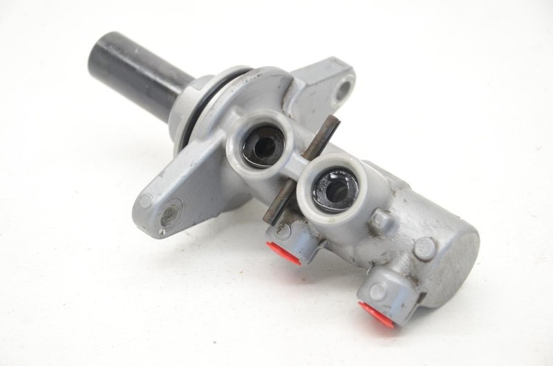 20-23 Toyota 4Runner Brake Master Cylinder Assembly