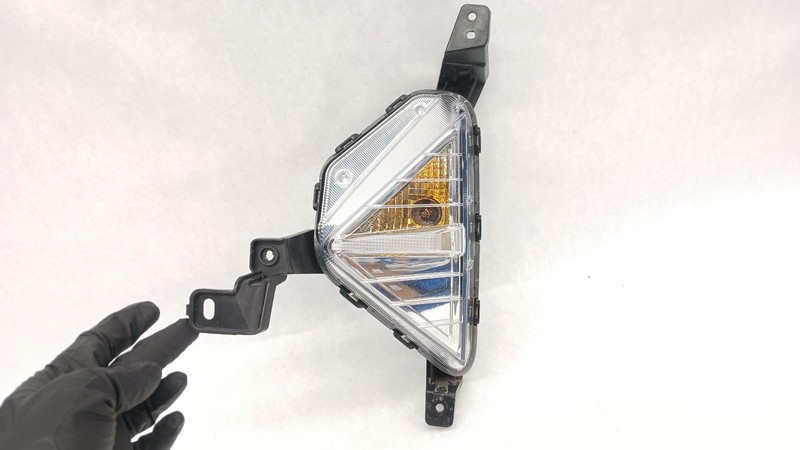 19-'20 HYUNDAI ELANTRA Left driver turn signal OEM Grade A!