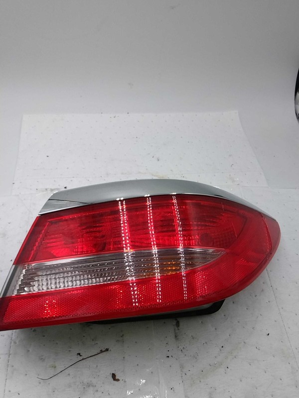 2016 Buick Verano Right Tail Light Assembly Red OEM 353795 Used Scratches