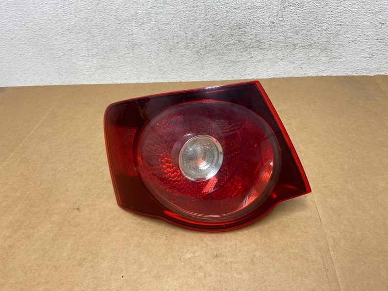 2008 2009 2010 Volkswagen Jetta Left LH Side Tail Light AE2897 LK