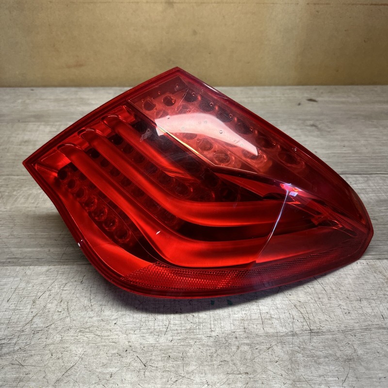 7182202 I 2009-2012 BMW 7 Series Right Passanger Side Tail Light OEM SDN 2011