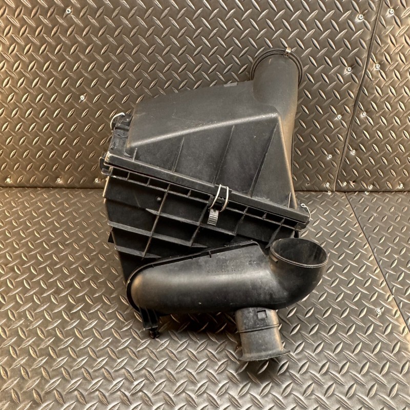 97-02 Mercedes CLK320 coupe Air Intake Cleaner Box Engine Oem
