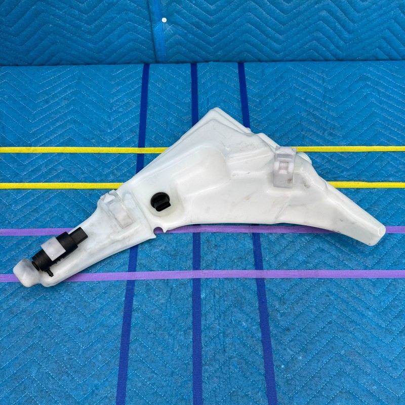 2007–2014 Audi TT Roadster Convertible Windshield Washer Reservoir OEM 8J0955453