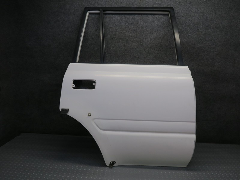 1991-1992 TOYOTA LAND CRUISER FJ80 REAR RIGHT SIDE DOOR SHELL PANEL WHITE