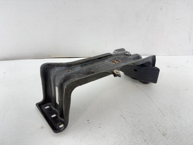 2014-2021 JEEP GRAND CHEROKEE AUTOMATIC TRANSMISSION SUPPORT MOUNT BRACKET OEM