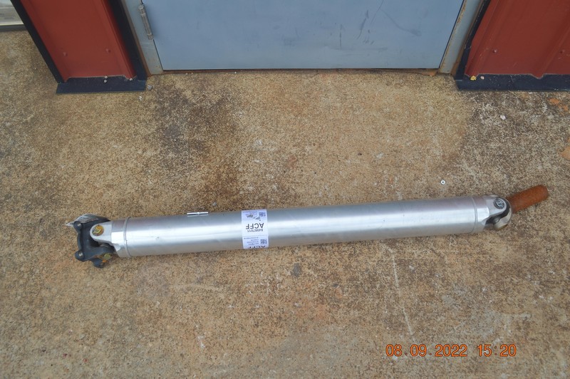 2021-2022 GMC YUKON 6.2L 4WD REAR DRIVESHAFT PROP PROPELLER OEM