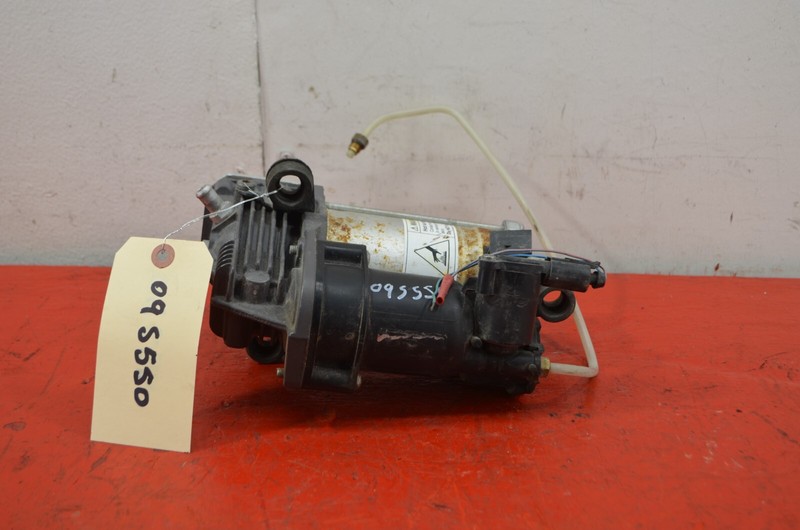 07-13 MERCEDES W221 S550 AIRMATIC AIR SUSPENSION COMPRESSOR PUMP OEM