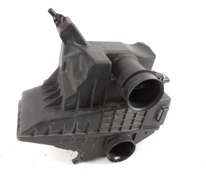 2015-2018 Chevrolet City Express 2.0L Air Cleaner Housing Box OEM