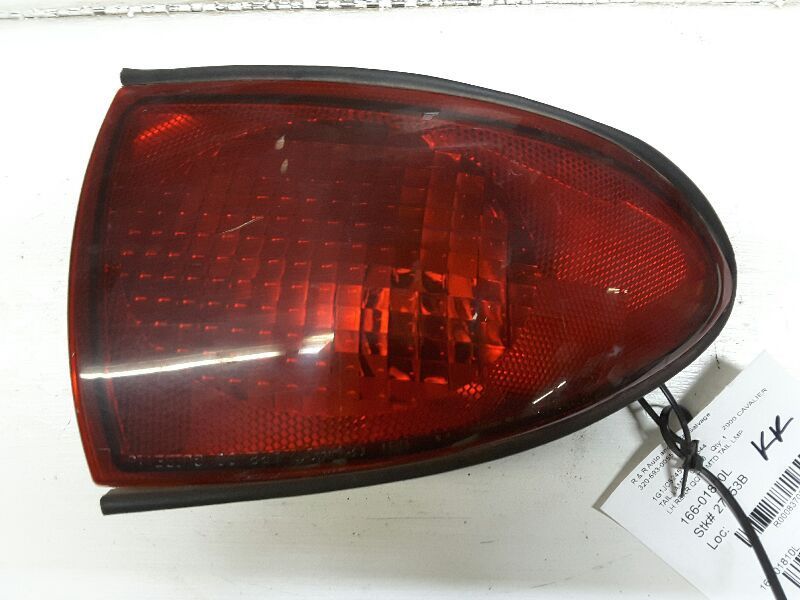 00 01 02 CAVALIER L. TAIL LIGHT QUARTER PANEL MOUNTED 83702