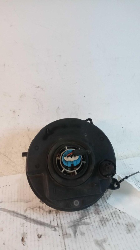 2006 Jeep Liberty Right Headlight Assembly - Used, Red, 236K Miles