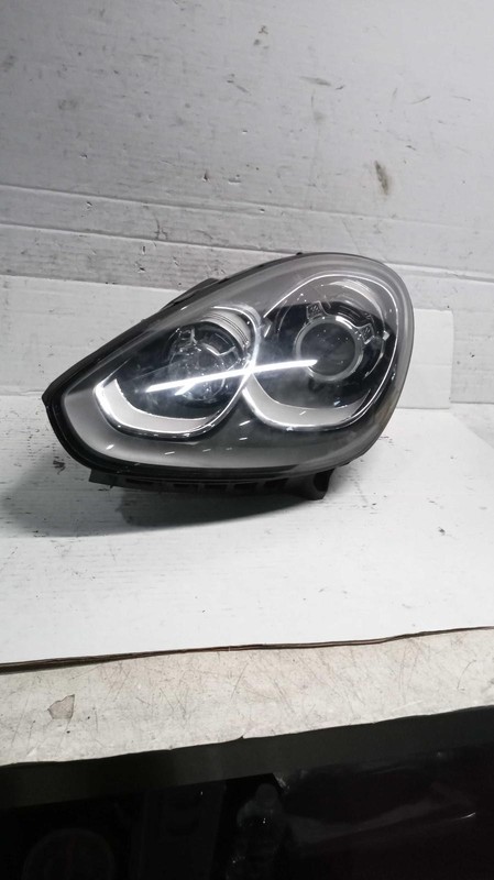 2017 Porsche Cayenne Left Headlight Assembly Silver OEM Used 91100 Miles