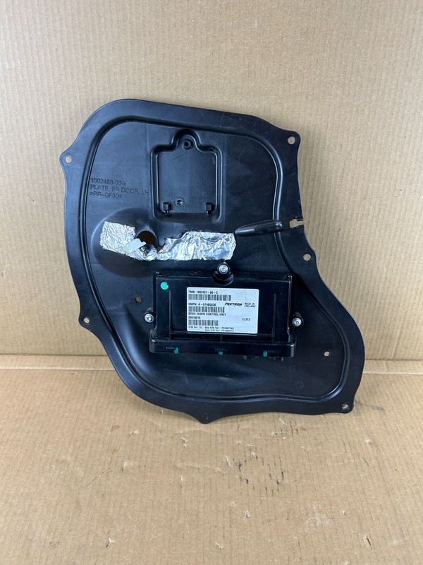 ✅12-20 Tesla Model S Front Right Door Plate Panel w/ Control Module 1002458-00-H