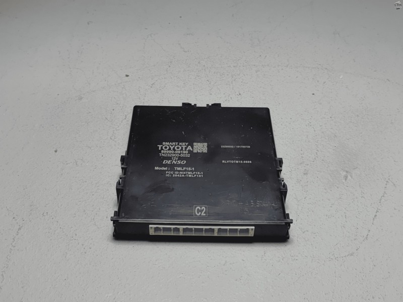 2018-2020 TOYOTA CAMRY SMART KEY KEYLESS ENTRY COMPUTER CONTROL MODULE OEM