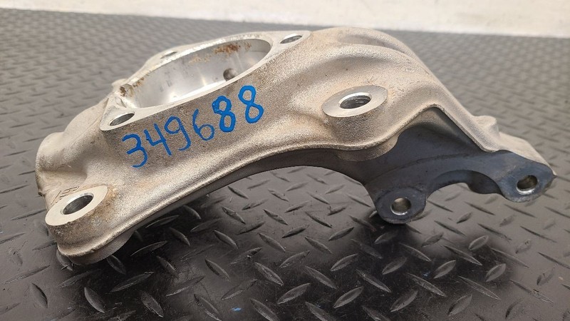 18-24 Chevrolet Traverse Front Right Passenger Spindle Knuckle OEM 84560116