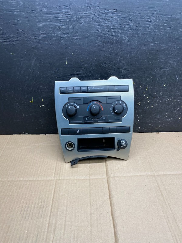2005 2006 2007 Jeep Commander Grand Cherokee A/C Climate Control Bezel AA4483 DG