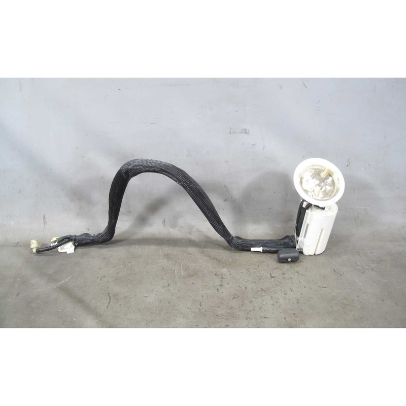2006-2010 BMW E60 E61 5-Series Factory Fuel Gas Delivery Pump w Tubes Right OEM