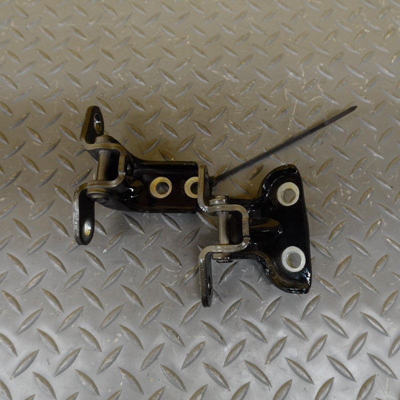 2025-2026 KIA K4 REAR RIGHT SIDE DOOR HINGE UPPER LOWER SET OEM 79420D8000
