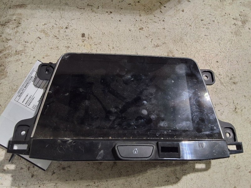 2019-2022 Cadillac XT4 Radio Control Panel Includes Display ID 84511551