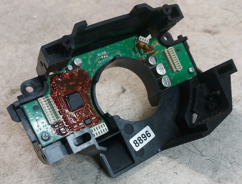 2005-14 Volvo S60 Steering Column Angle Sensor Board Hub 30710945