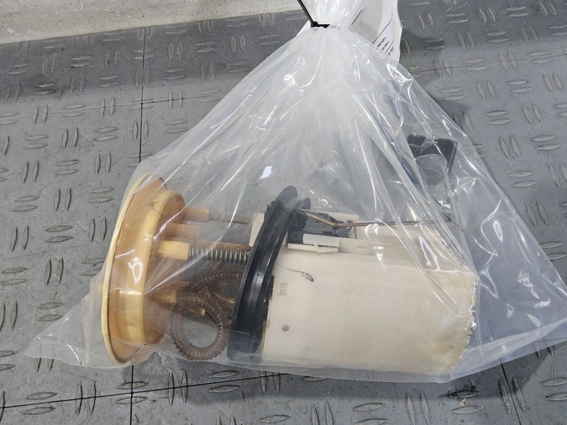 2012-2015 Volkswagen Passat Fuel Pump Assembly 2.0L Diesel