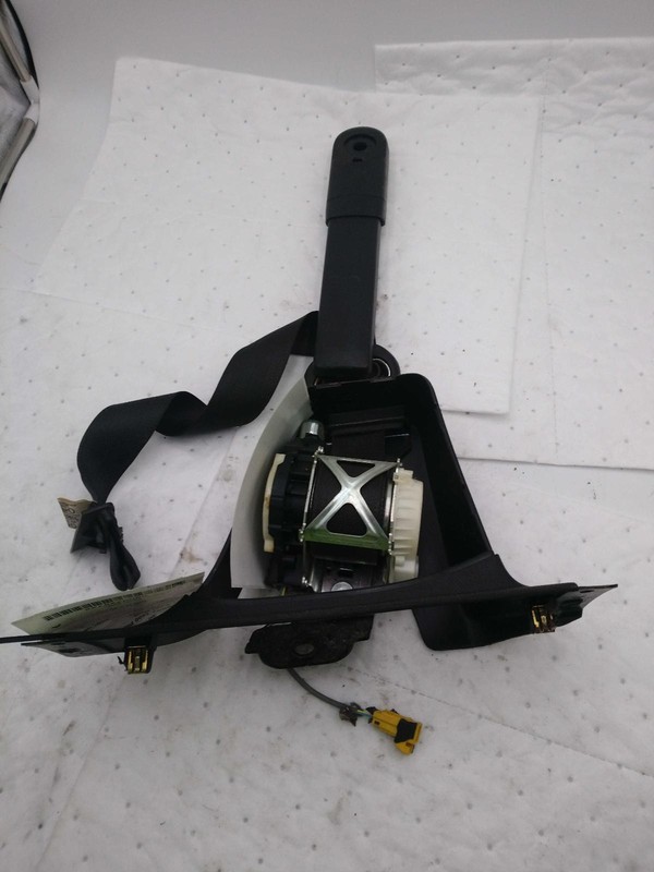 2009 GMC Sierra 1500 Seat Belt Front Left Green OEM 19210382 154K Miles