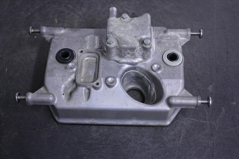 2005 HONDA VT 750 CB ENGINE MOTOR VALVE COVER OEM VT750 05