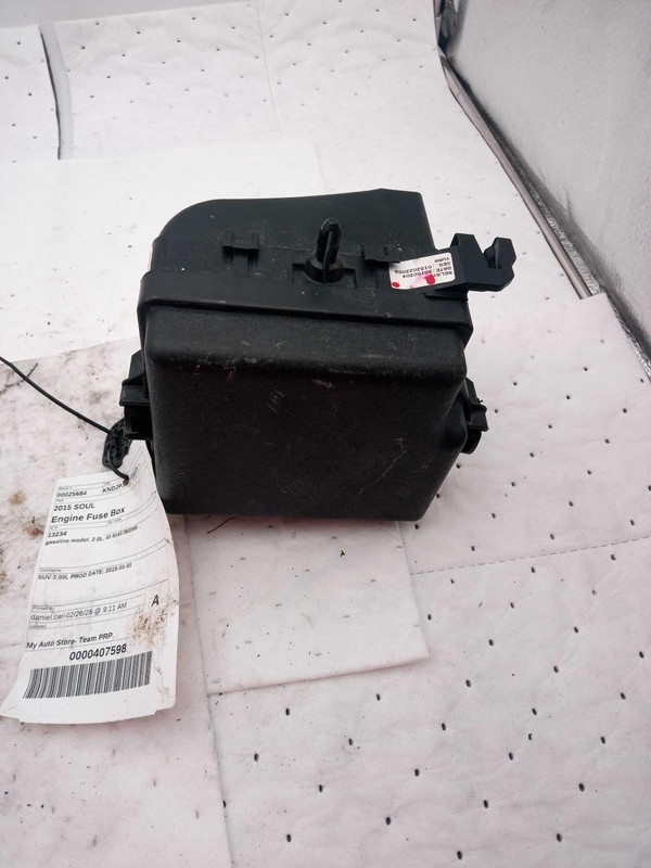 2015 KIA Soul Fuse Box OEM 91417B2090 Used 73K Miles White