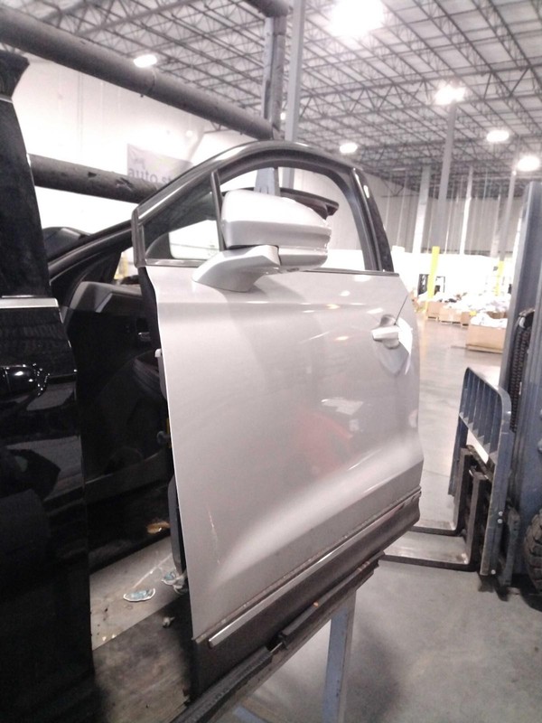 2017 Lincoln MKC Left Front Door Silver OEM, 109K Miles, No Warranty